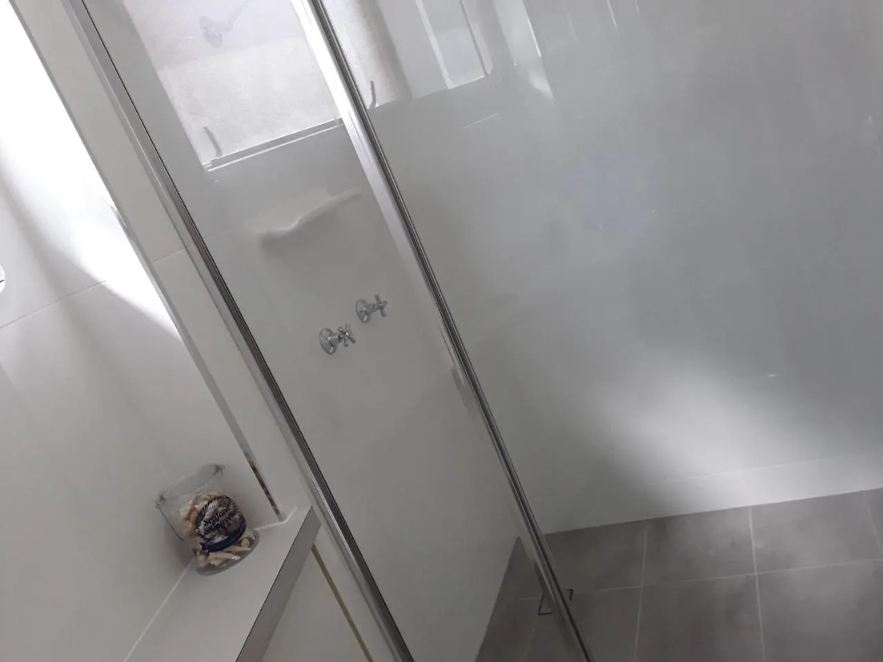 아파트 Moondara Unit 2 21 Bulcock Beach Esplanade Bulcock Beach 칼론드라
